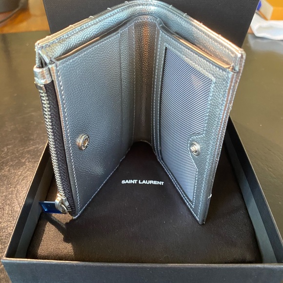 NEW YSL WALLET CARD HOLDER METALLIC SILVER - Picture 3 of 9